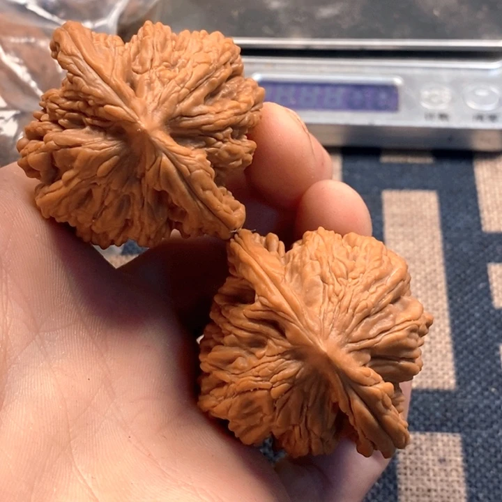 文玩核桃吊坠全品虎头