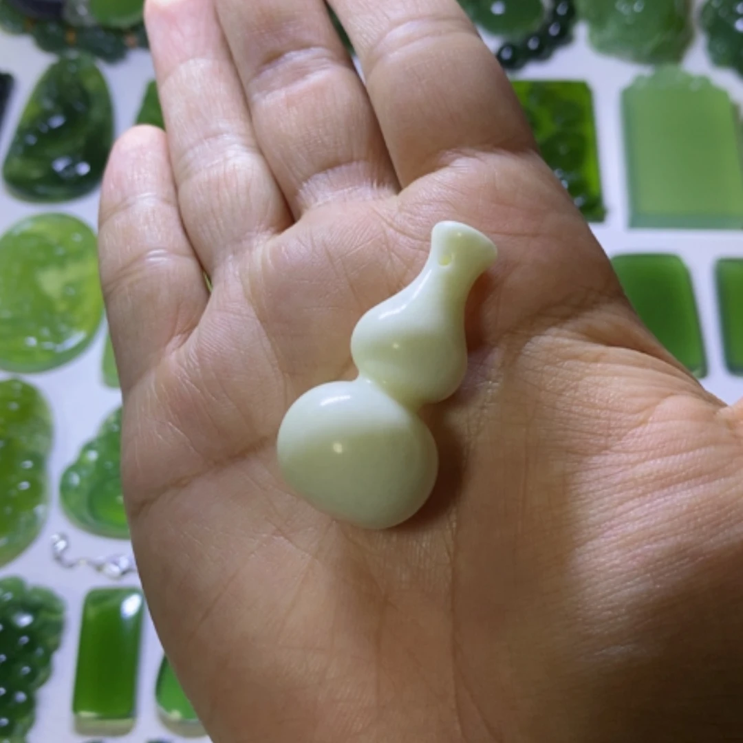【闪购商品】未镶嵌蛇纹石玉颈饰