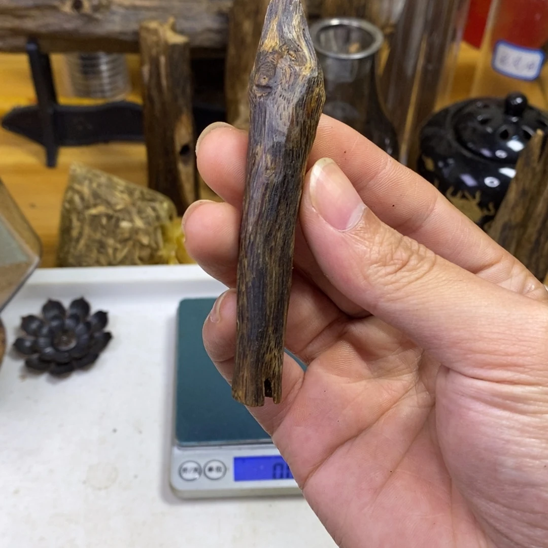 沉香高油香薰天然路河4克