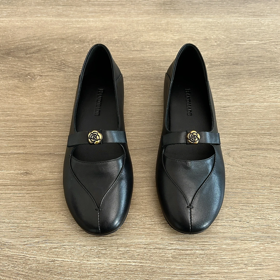 Dannyfrey法式复古山茶花一字扣扎线英伦风粗跟通勤圆头小皮鞋