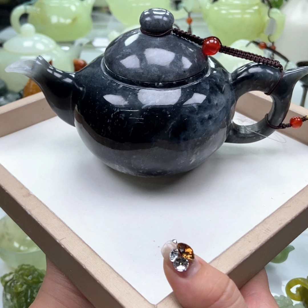 蛇纹石玉壶未镶嵌蒙*马