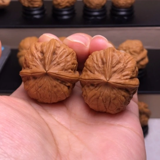 文玩核桃把件聚宝盆三楞5