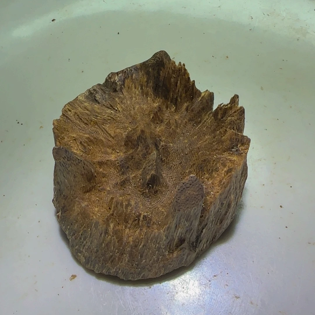 沉香手把件用****4沉香奇楠野生大山包头44克