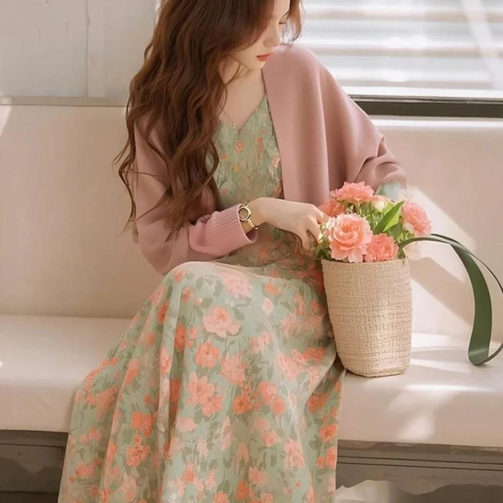 2025春季一整套女高级感粉色针织开衫显瘦碎花吊带连衣裙两件套女