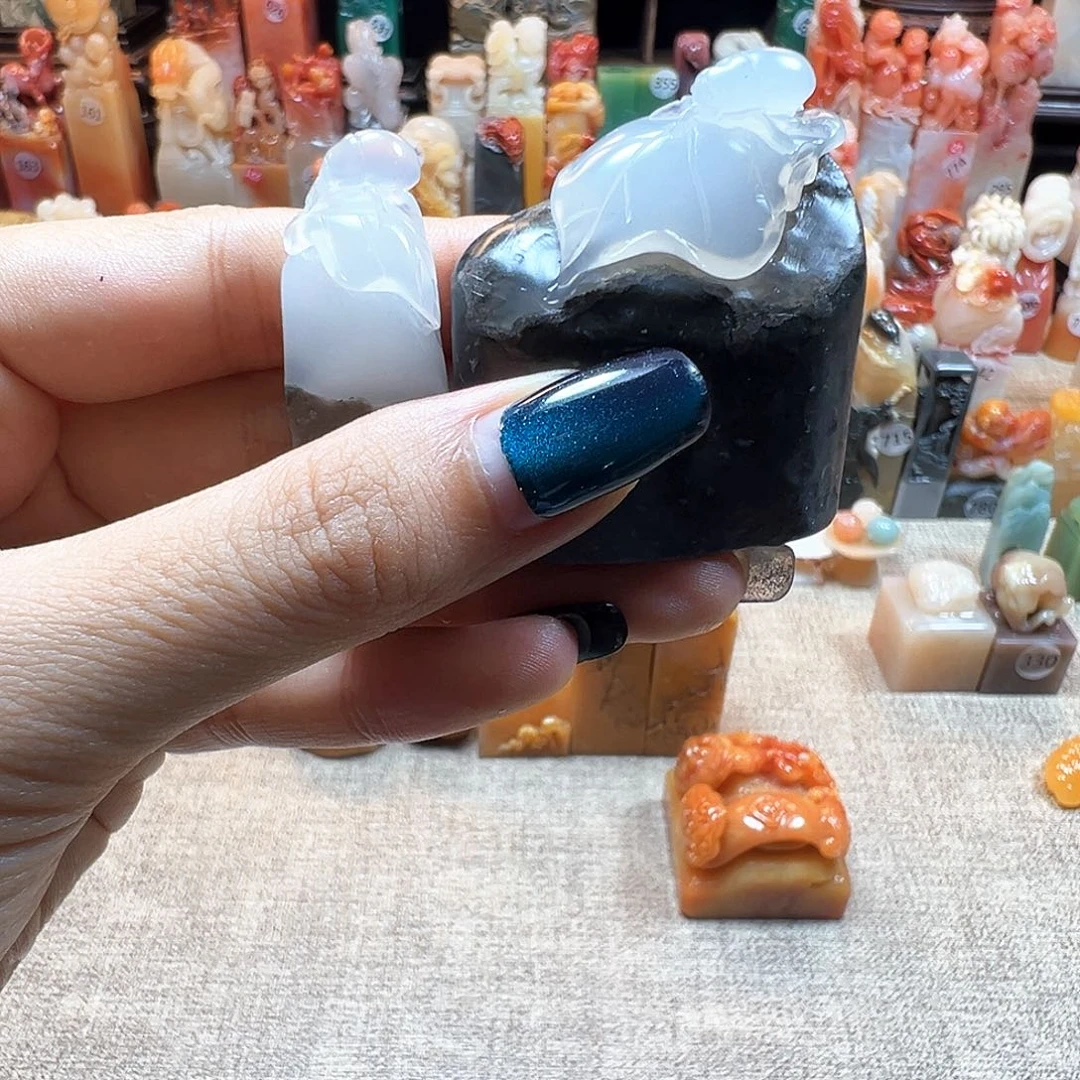 簧***城寿山石印石寿山石雕刻