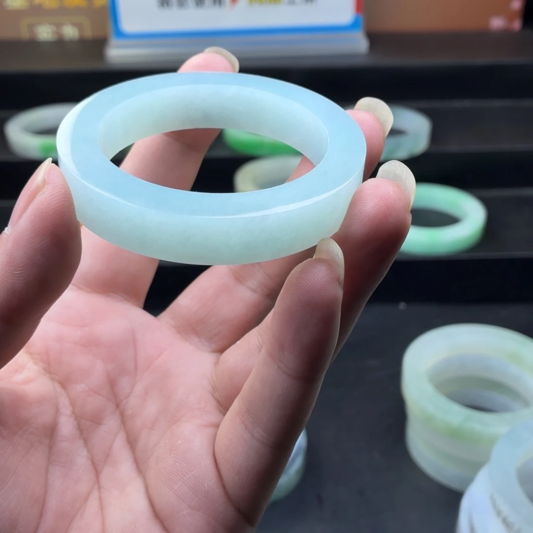 小***人定制翡翠未镶嵌翡翠