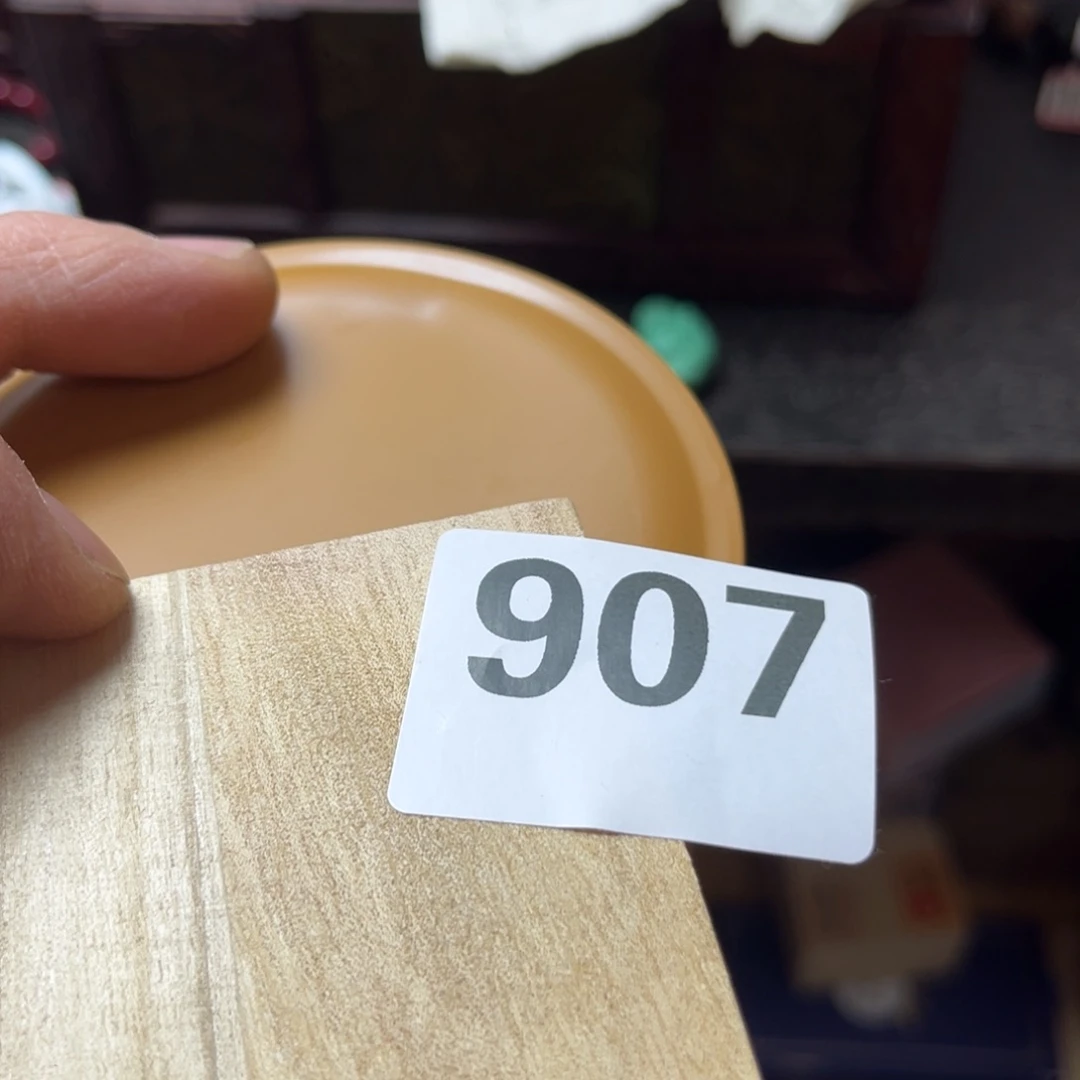 像***由大叶紫檀（黑酸枝木类）