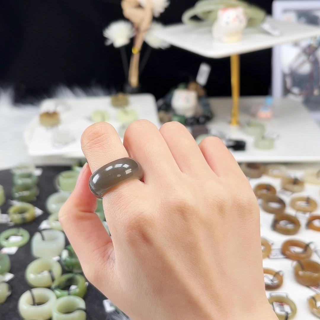 和田玉未镶嵌戒指P52烟灰轮胎17.4不退换