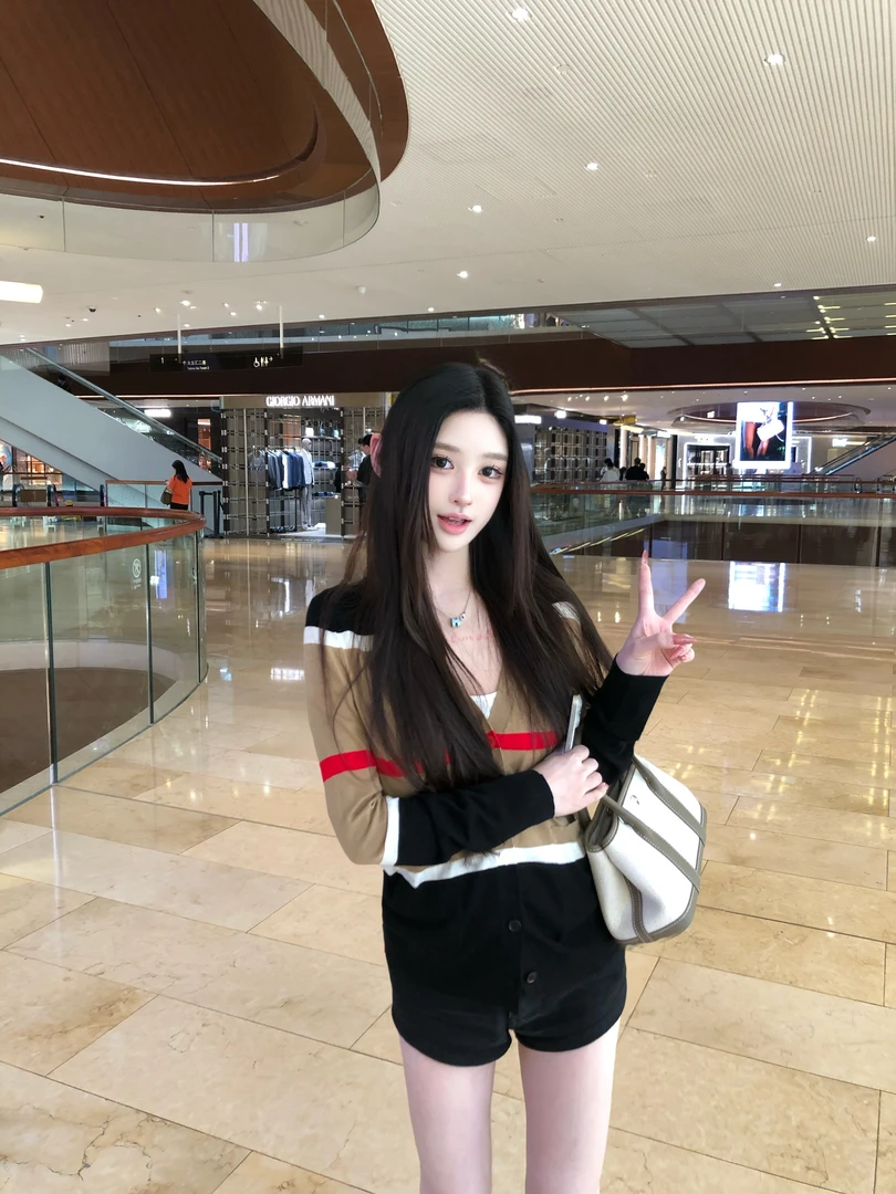 【五美丽】夏季新款黑色高腰显瘦短裤时尚修身百搭气质裤子WHM0003