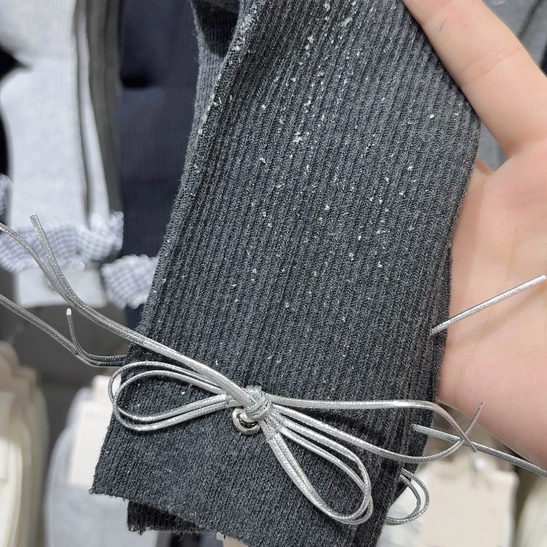 非金属布艺灰色蝴蝶结袜子