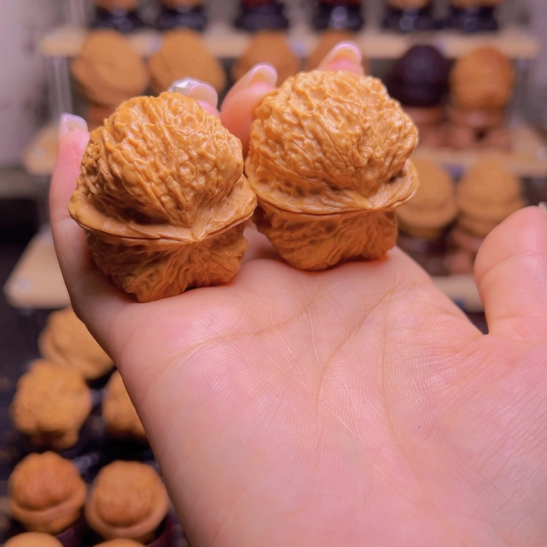 桃核吊坠铁蝴蝶H13