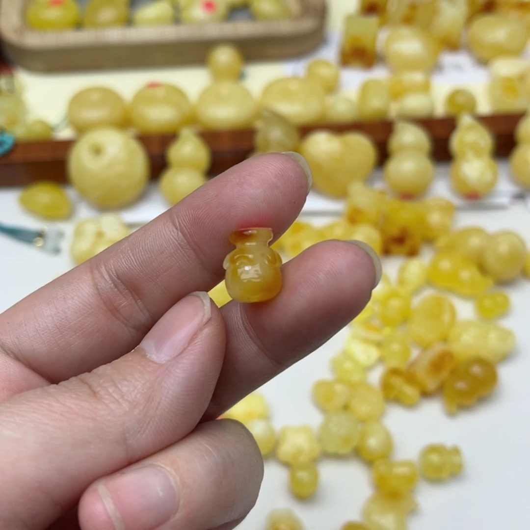 【闪购商品】蜜蜡裸石未镶嵌@**?配饰