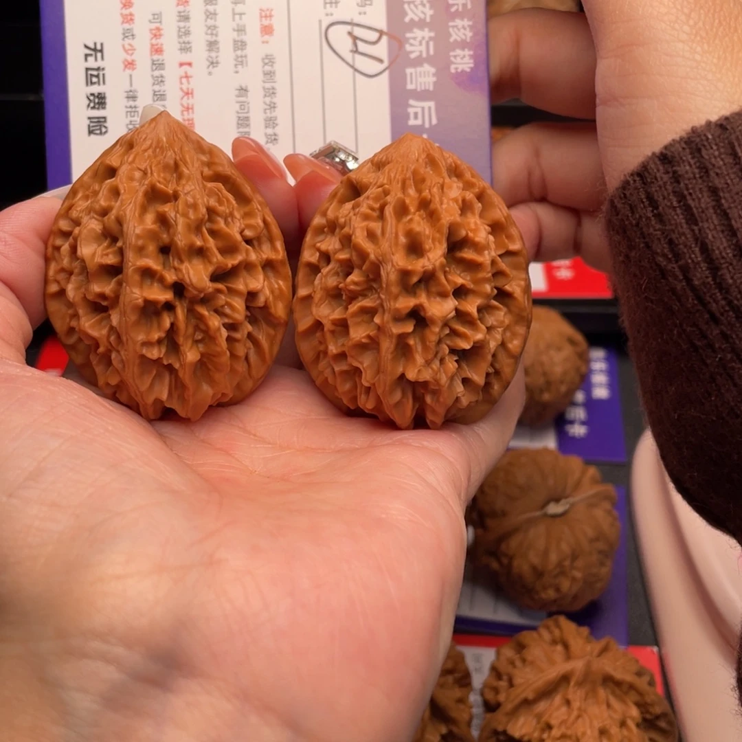 文玩核桃把件招财鼠42克重57