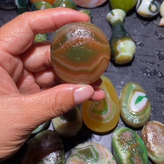 石英质玉未镶嵌珠宝半成品诸****吊