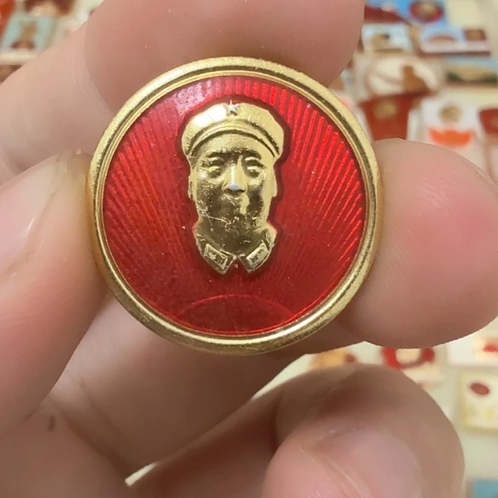 铝岁****ༀ毛爷爷像章，佩戴