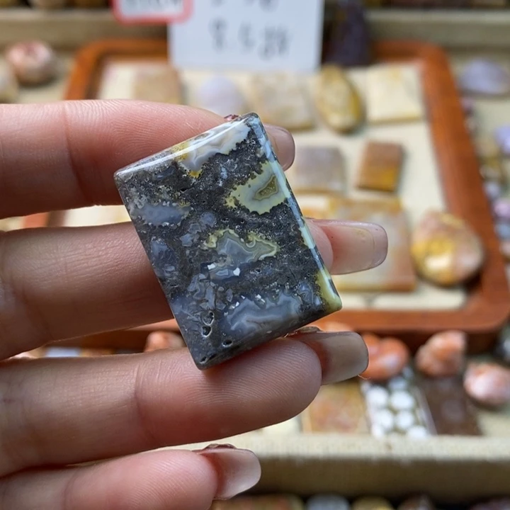 颈饰合金石英岩玉