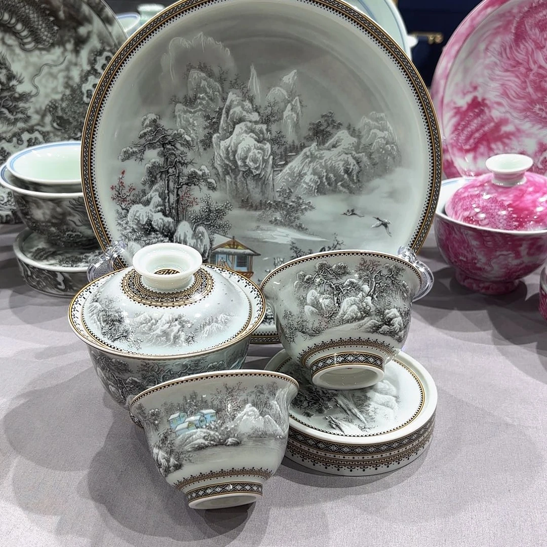 瓷片景德镇瓷器精品陈列