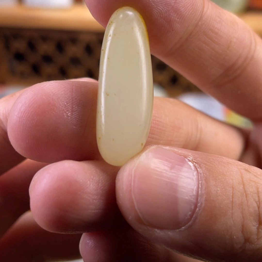 梁***队定制和田玉未镶嵌1