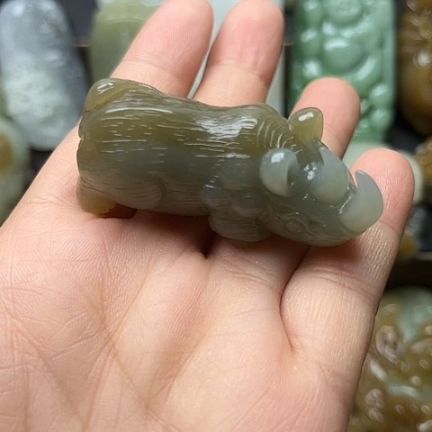 颈饰未镶嵌和田玉