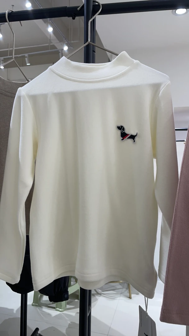 1101冬季新款中童小狗打底衫