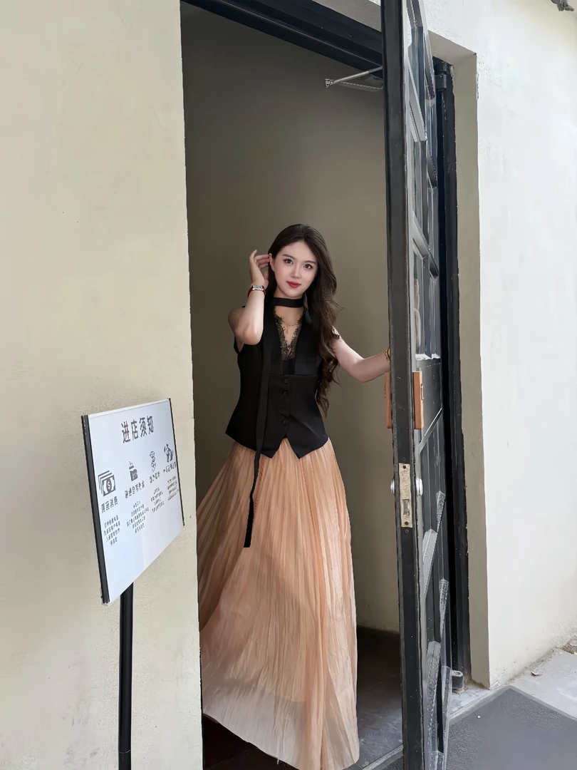 蕾丝性感西装马甲百褶半身裙两件套