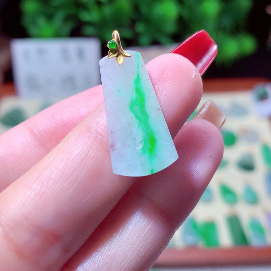 翡翠吊坠(不含链)18K金镶嵌