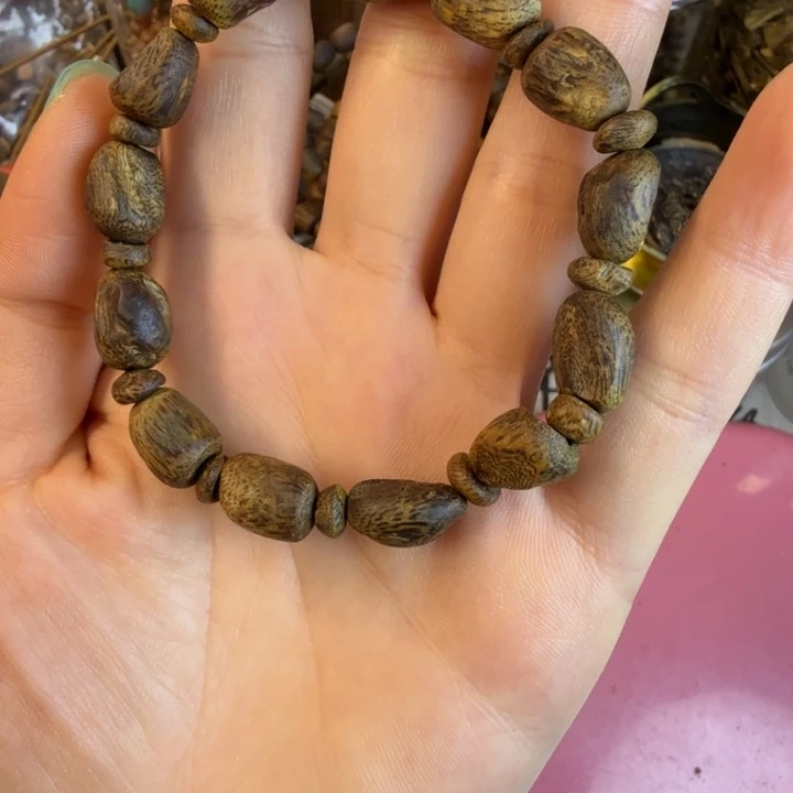 沉香沉香碎屑莺歌绿奇楠09沉水树钉8克