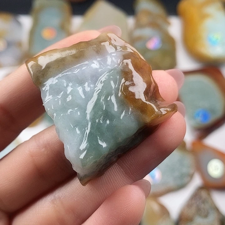 颈饰未镶嵌翡翠天然