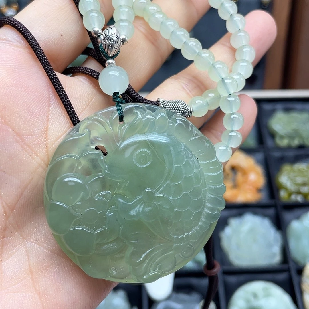 蛇纹石玉未镶嵌颈饰