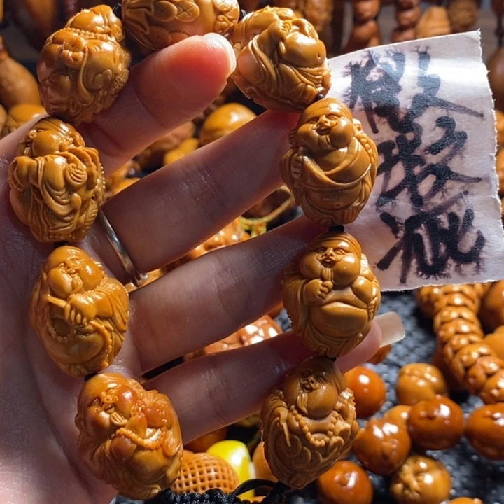 吊坠橄榄核微上色rui shou cai shen