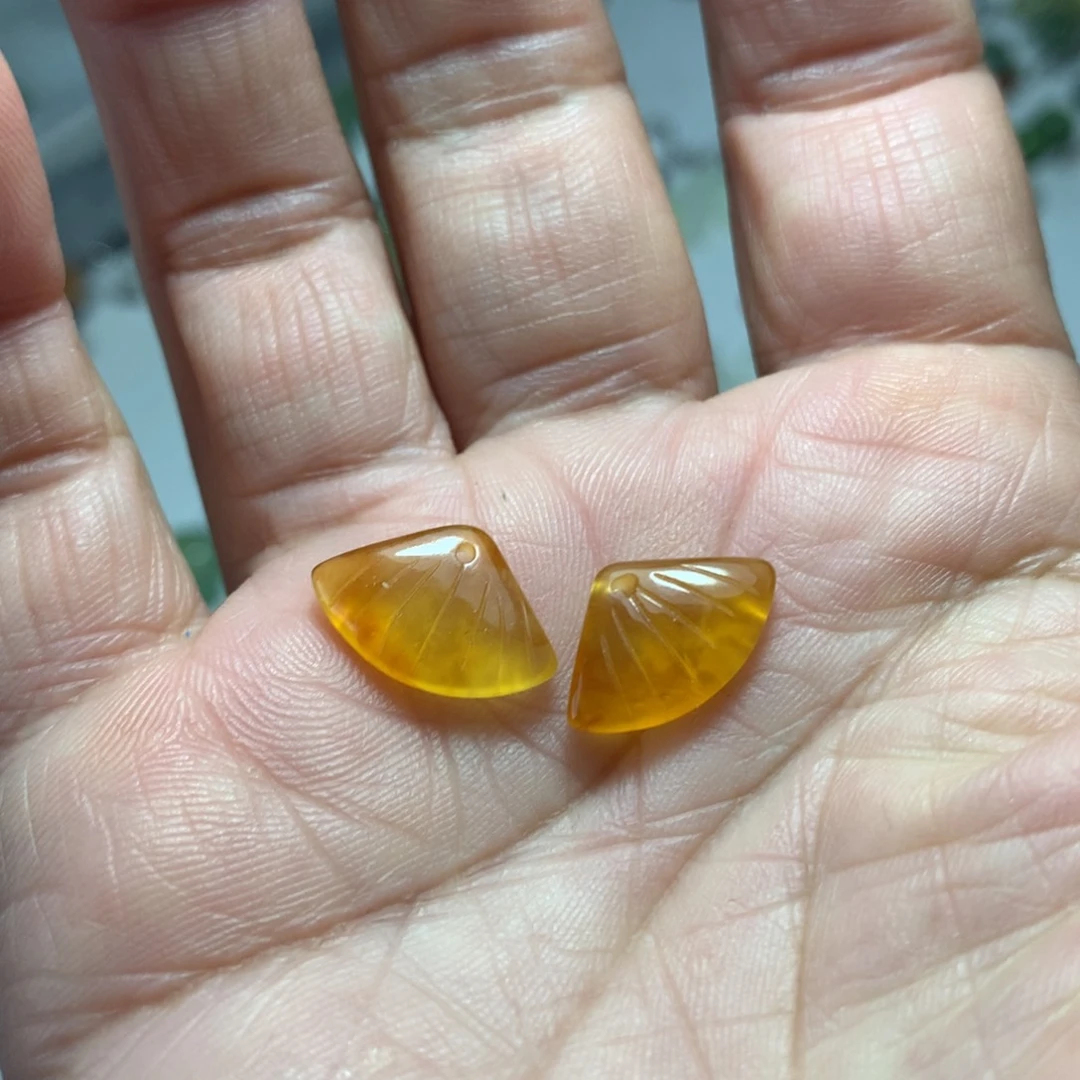 蛇纹石玉耳环未镶嵌