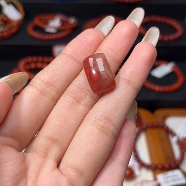 南红玛瑙未镶嵌玫红方牌