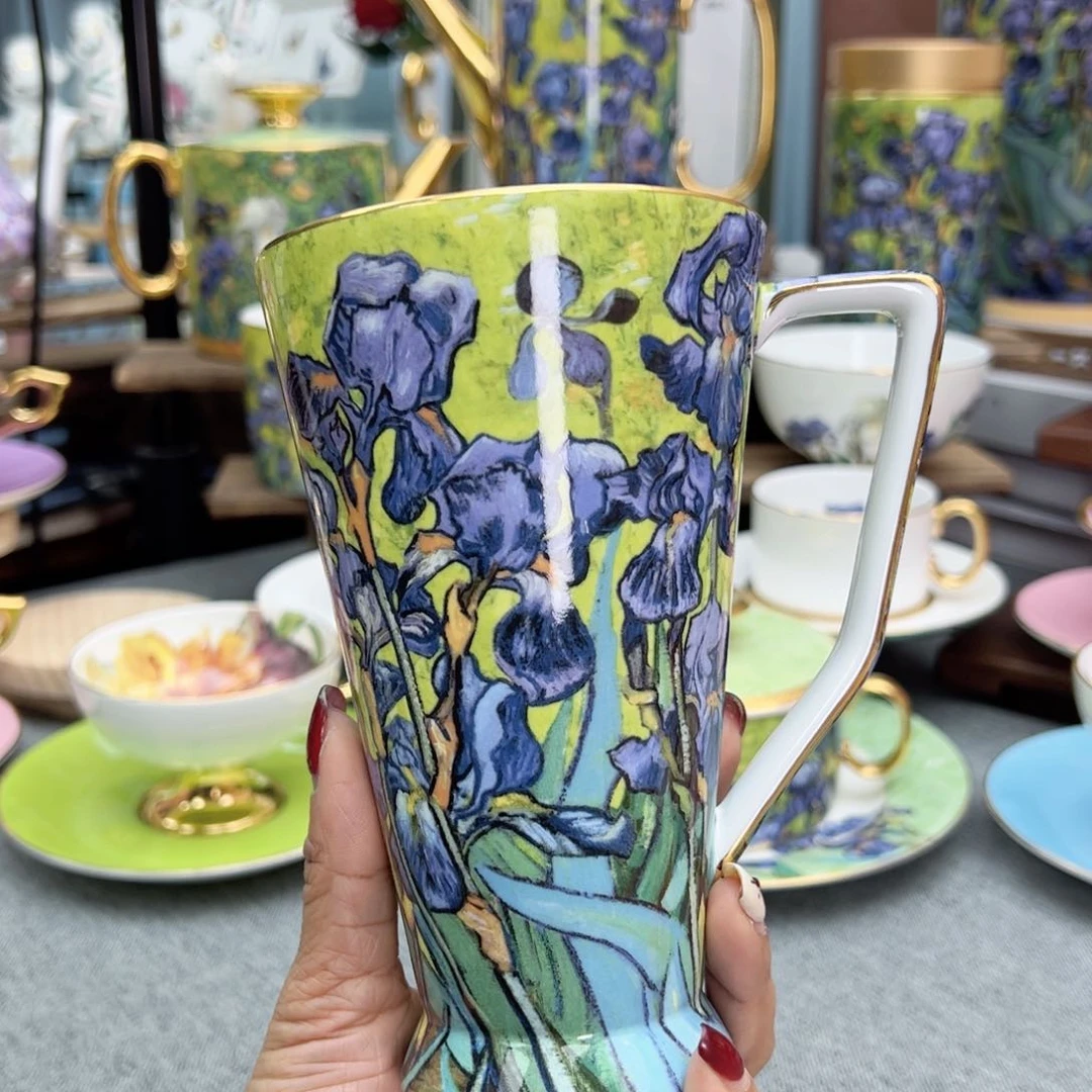 自然写生鸢尾花高脚马克杯礼盒