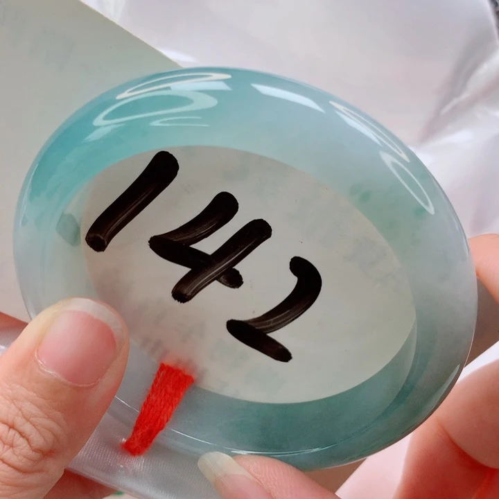 未镶嵌手镯翡翠种水不匀