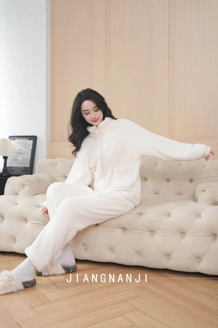 【江楠季二代升级！云朵绒套装今年的第一套  8689