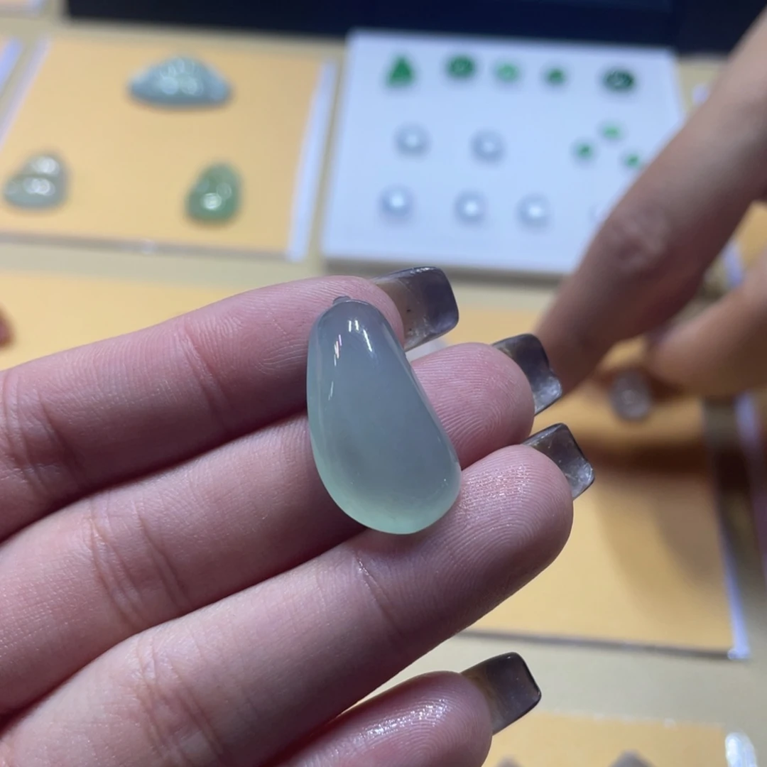 未镶嵌定制翡翠瓜