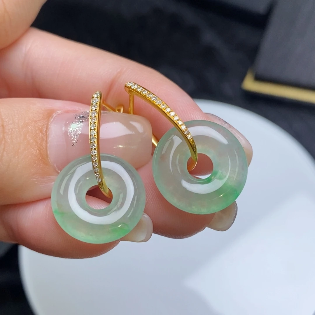 18K金镶嵌翡翠耳饰甜甜圈