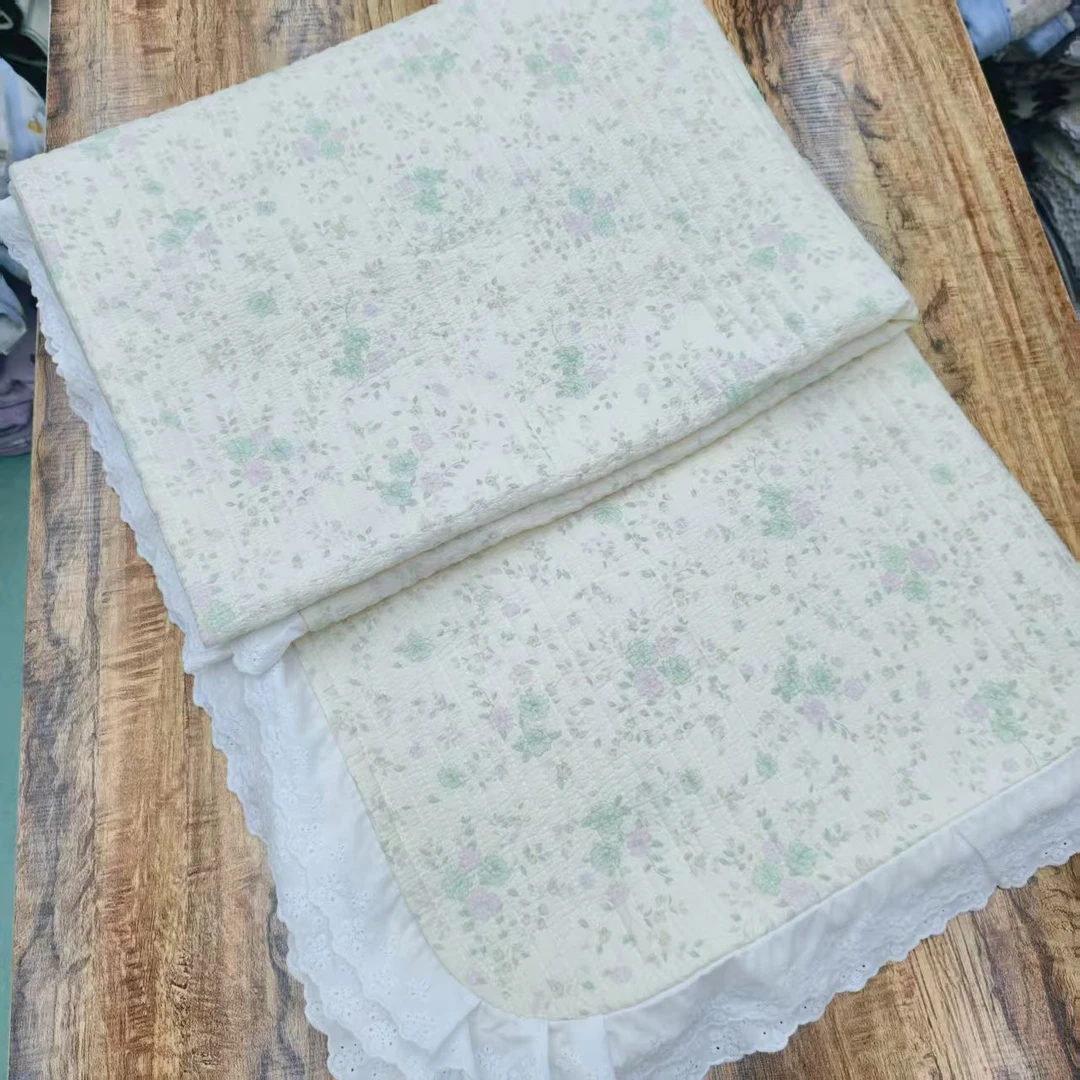 瑕疵【花边床盖】<春动萌芽-米>2X2.3m<±5cm><含花边>绗缝多功能