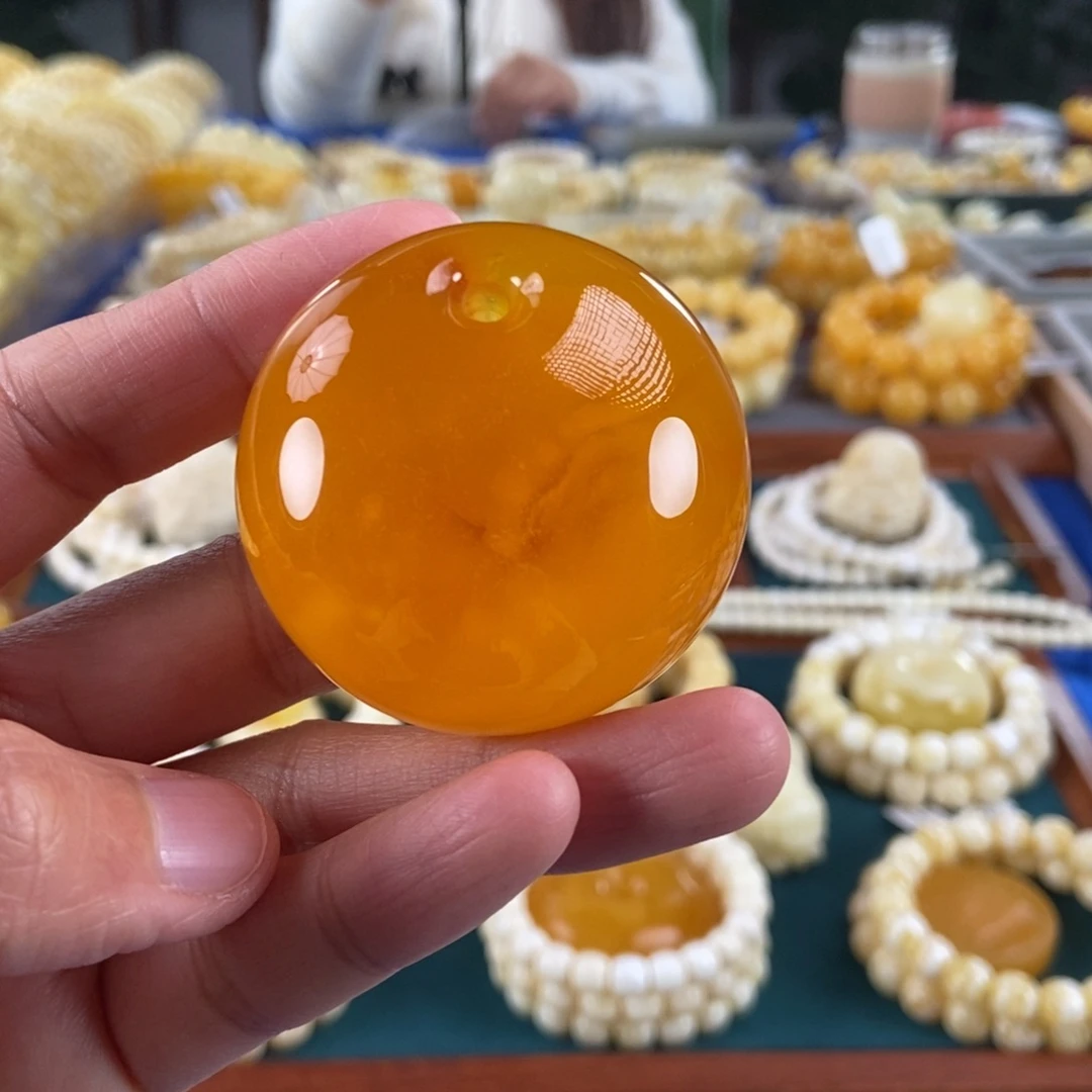 琥珀未镶嵌珠宝奇石39.81鸡油红公主扣
