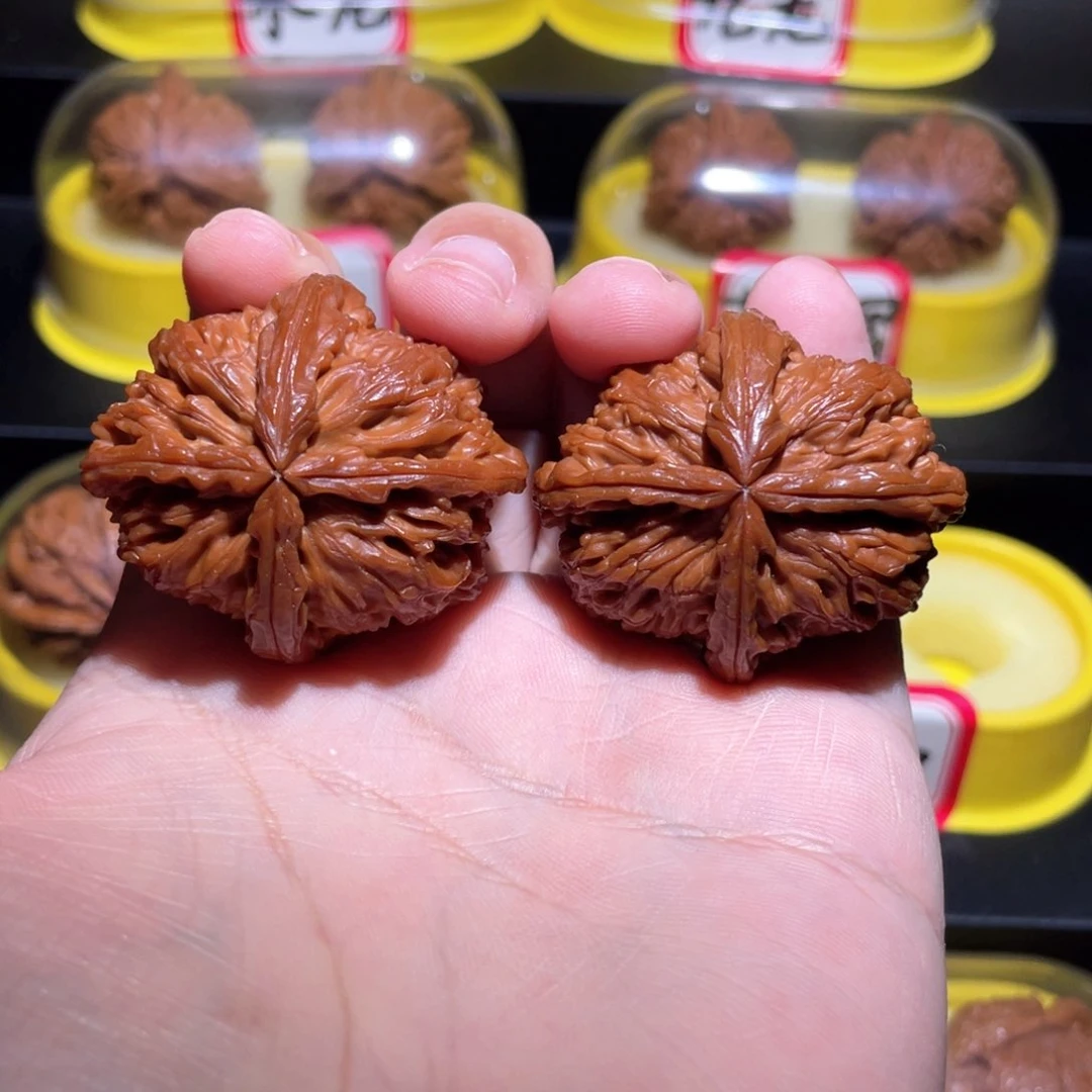 吊坠文玩核桃白狮子四棱