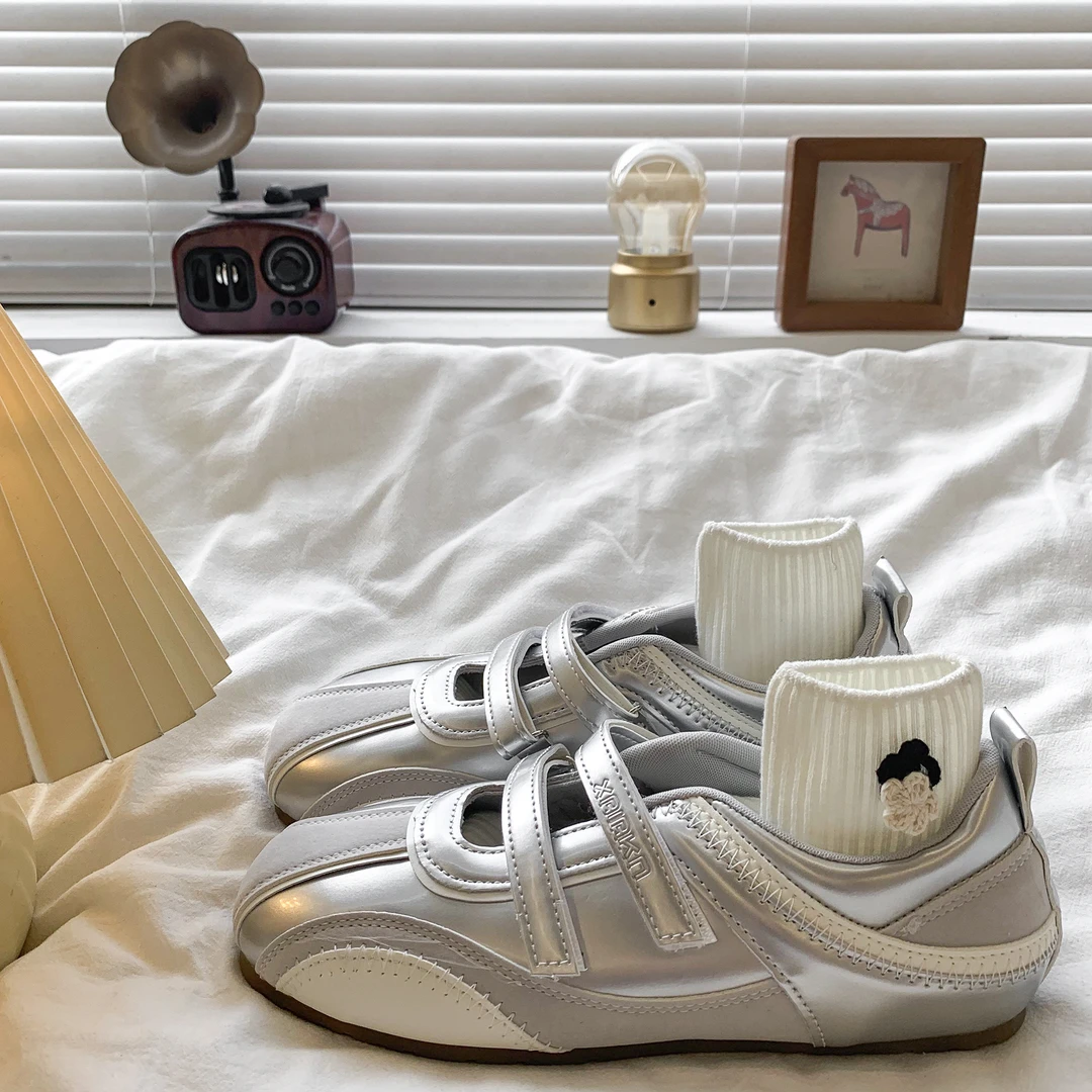 薄底轻便魔术贴玛丽珍鞋女2025秋季新款休闲运动德训鞋内增高单鞋