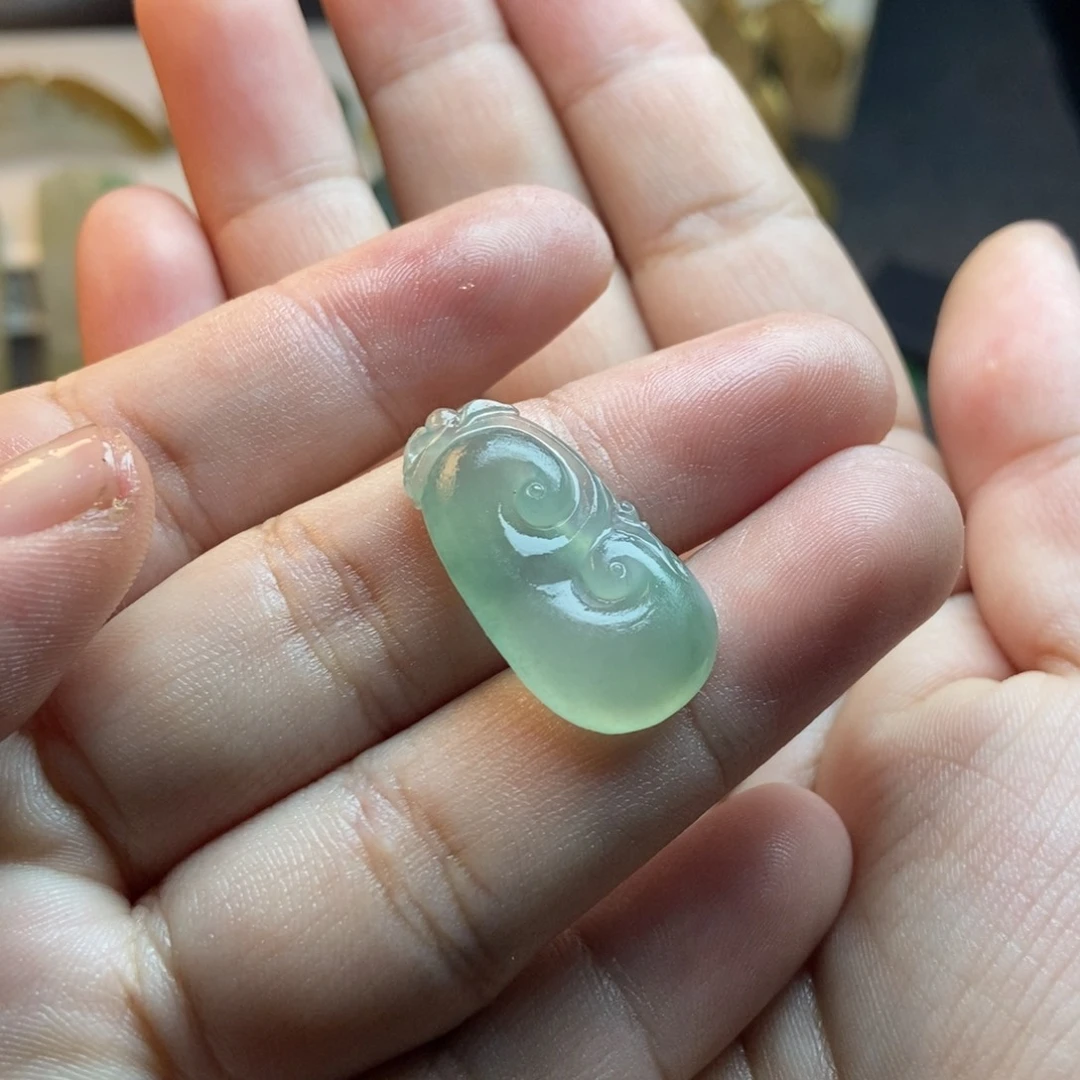 定制翡翠未镶嵌如意