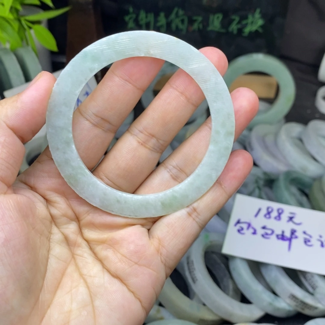 定制翡翠未镶嵌手镯