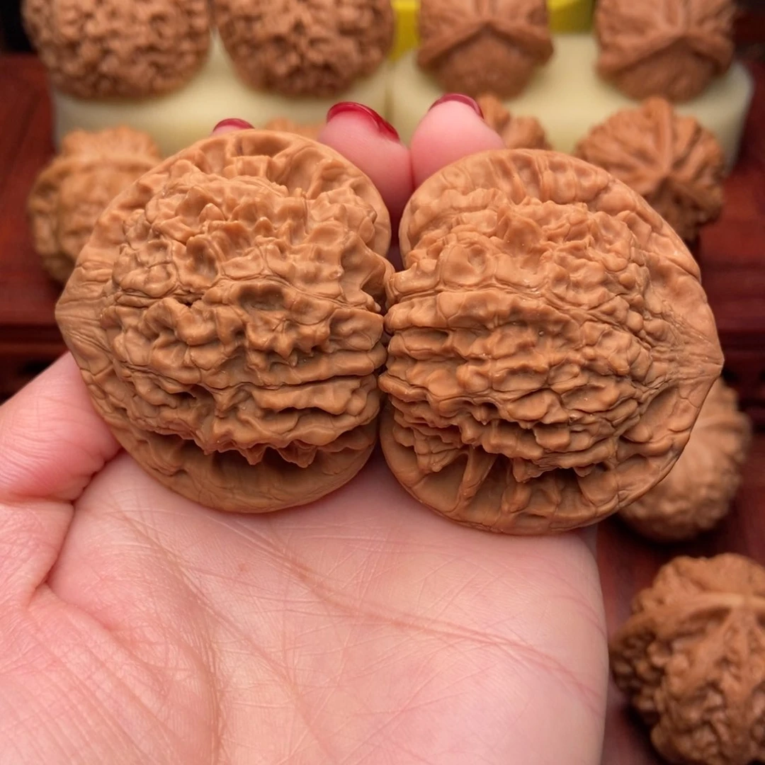 桃核把件麒麟纹大官帽51