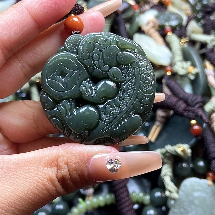 和田玉颈饰未镶嵌