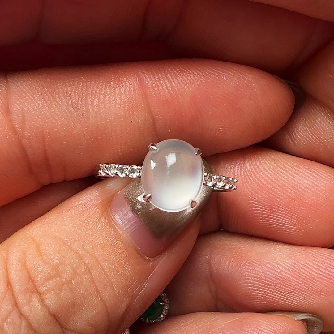 翡翠18K金镶嵌颈饰戒指