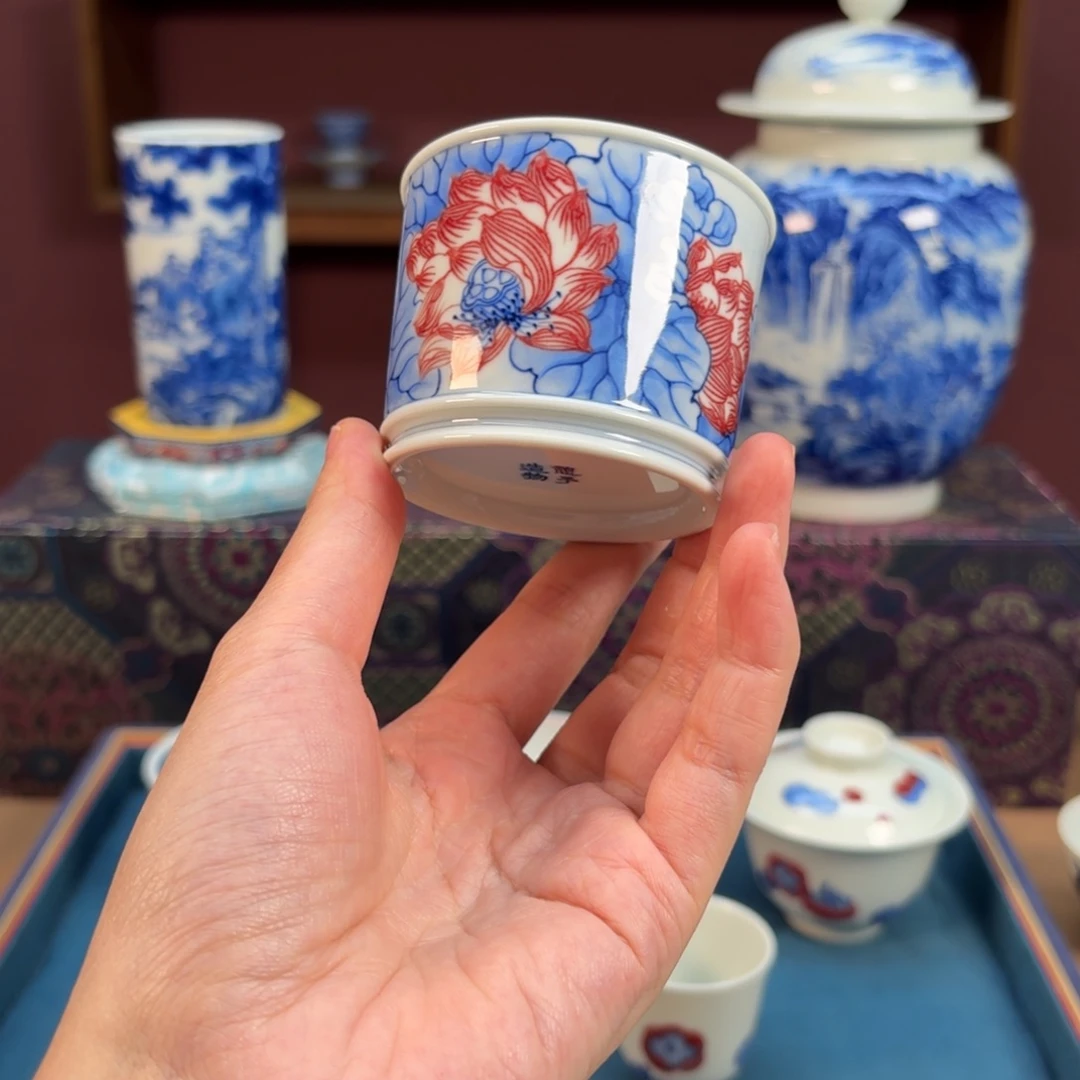 青花釉里红荷花小容天