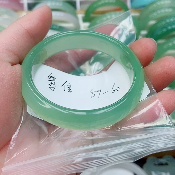 玛瑙/玉髓手镯未镶嵌篤*