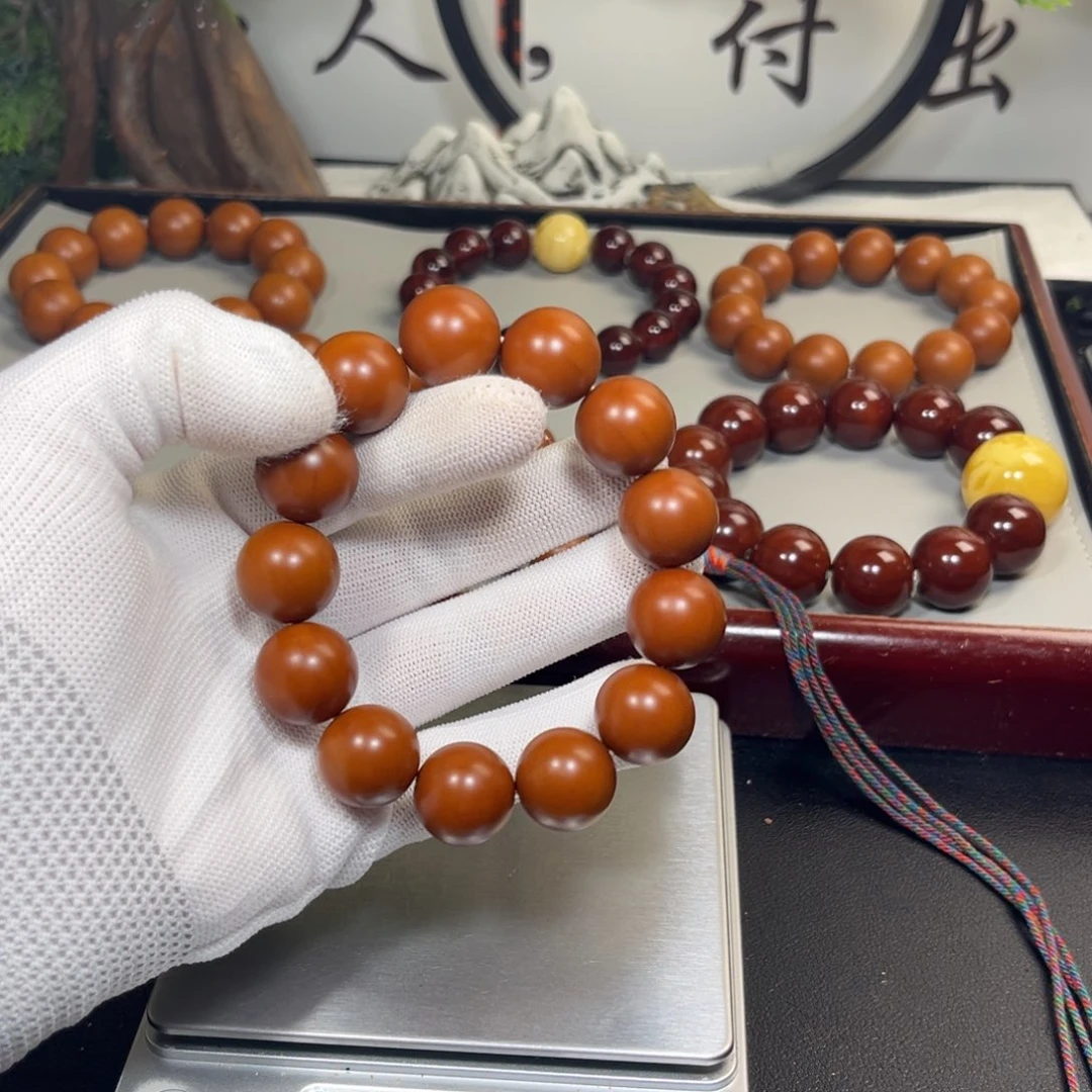 赫***斯吊坠橄榄核1.73树王铁核精品
