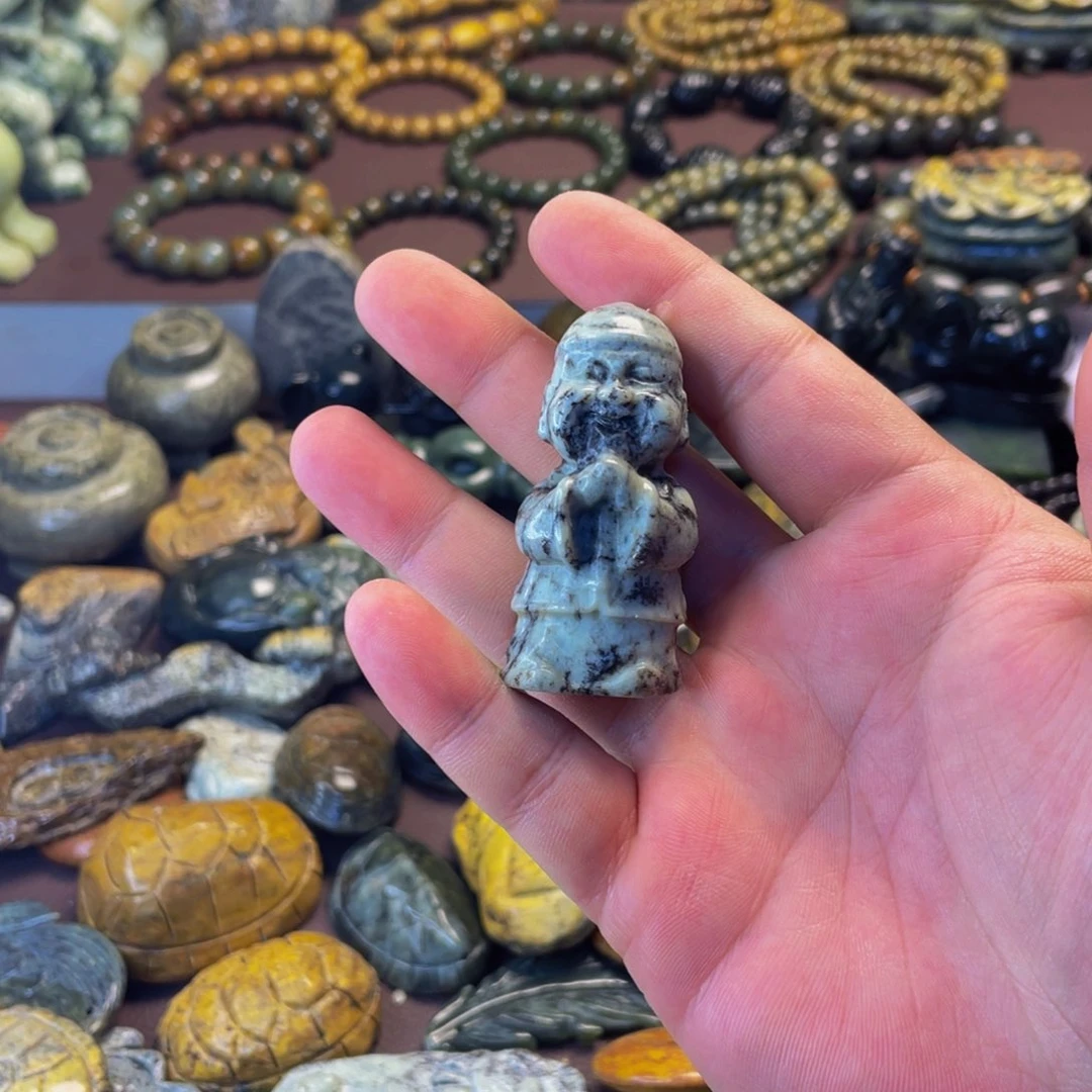 【闪购商品】未镶嵌岫岩河磨玉（透闪石质玉）挂件